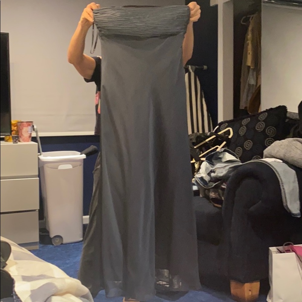 Grey/black gown